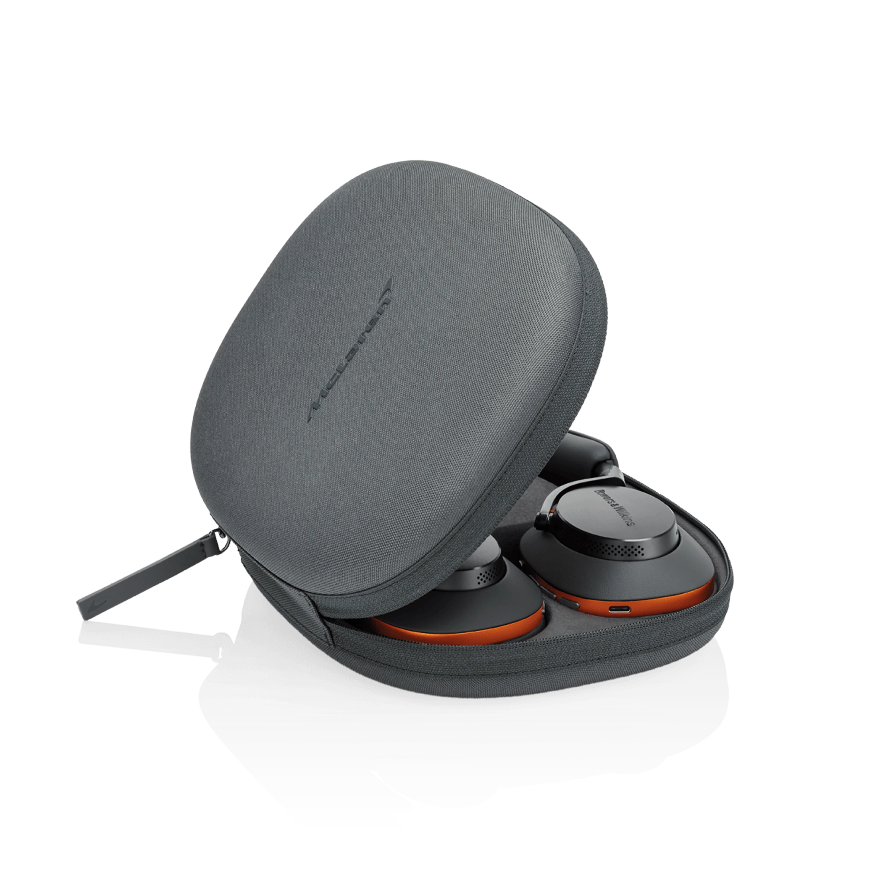 Bowers & Wilkins PX8